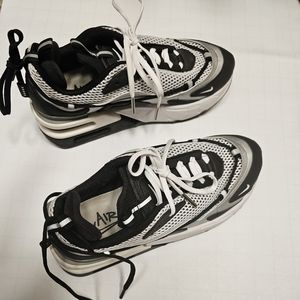 Nike Fursayo Tennis Shoes